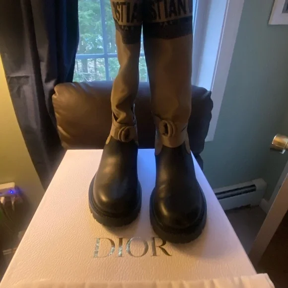 Dior boots sz 42 worn once with box and dustbags - Picture 9 of 11